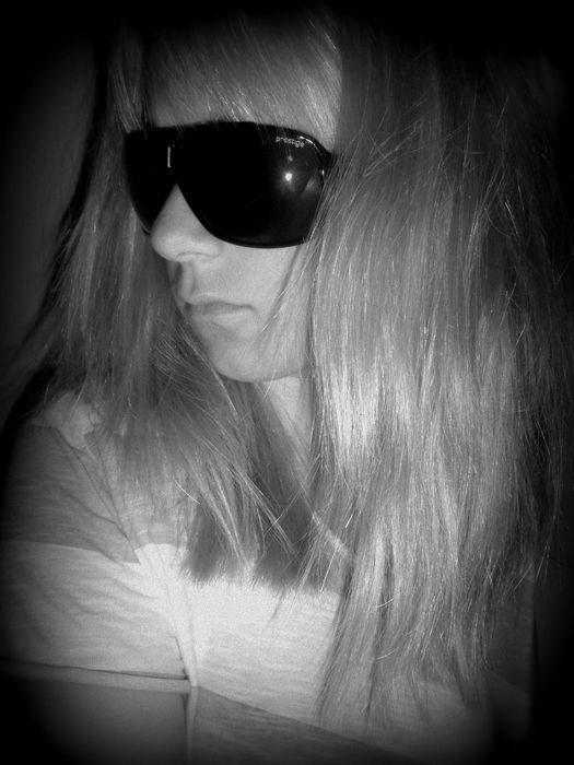 EEmmEE